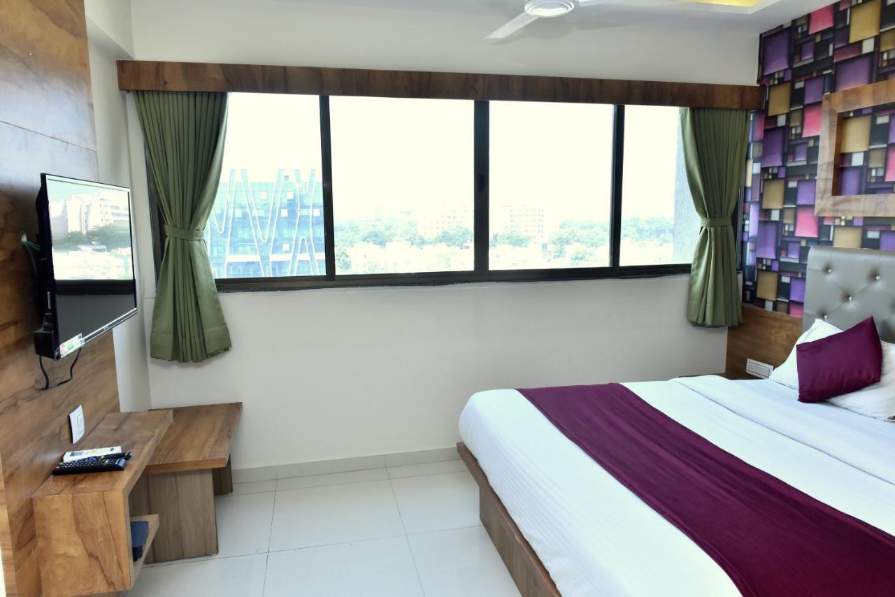 Hotel Royal King By Sky Stays Ahmedabad Exteriör bild