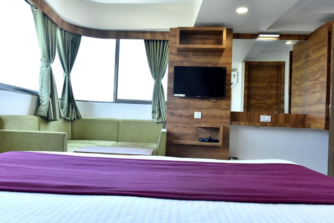 Hotel Royal King By Sky Stays Ahmedabad Exteriör bild
